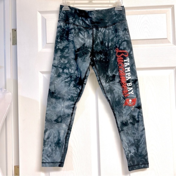 NFL Tampa Bay Buccaneers Concepts Sport Black Burst Tie Dye 7/8 Leggings size L - Picture 1 of 6